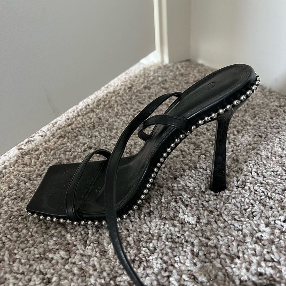 Size 5.5 black heels - forever 21